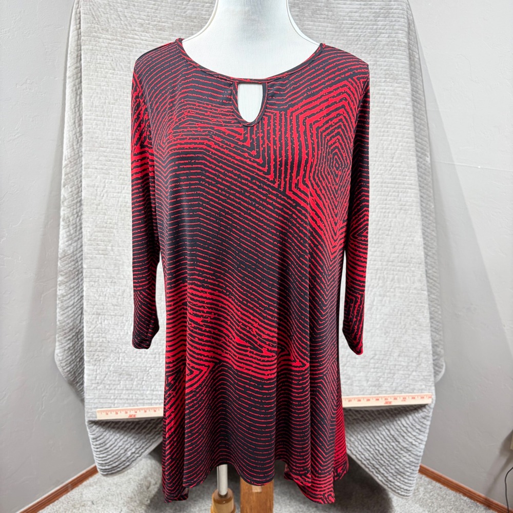 Clara Sunwoo Red Black Geometric Honeycomb Keyhole Sharkbite Tunic Top XL USA